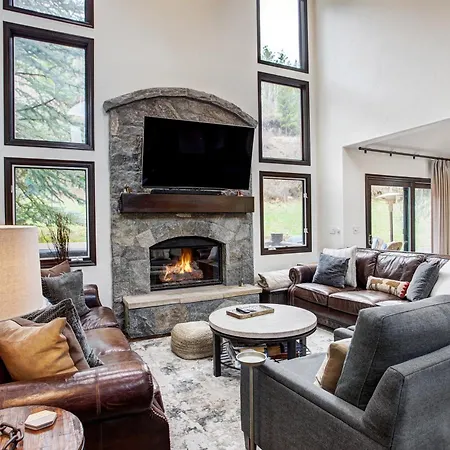 Exquisite, Private Mountain Home Retreat Home
